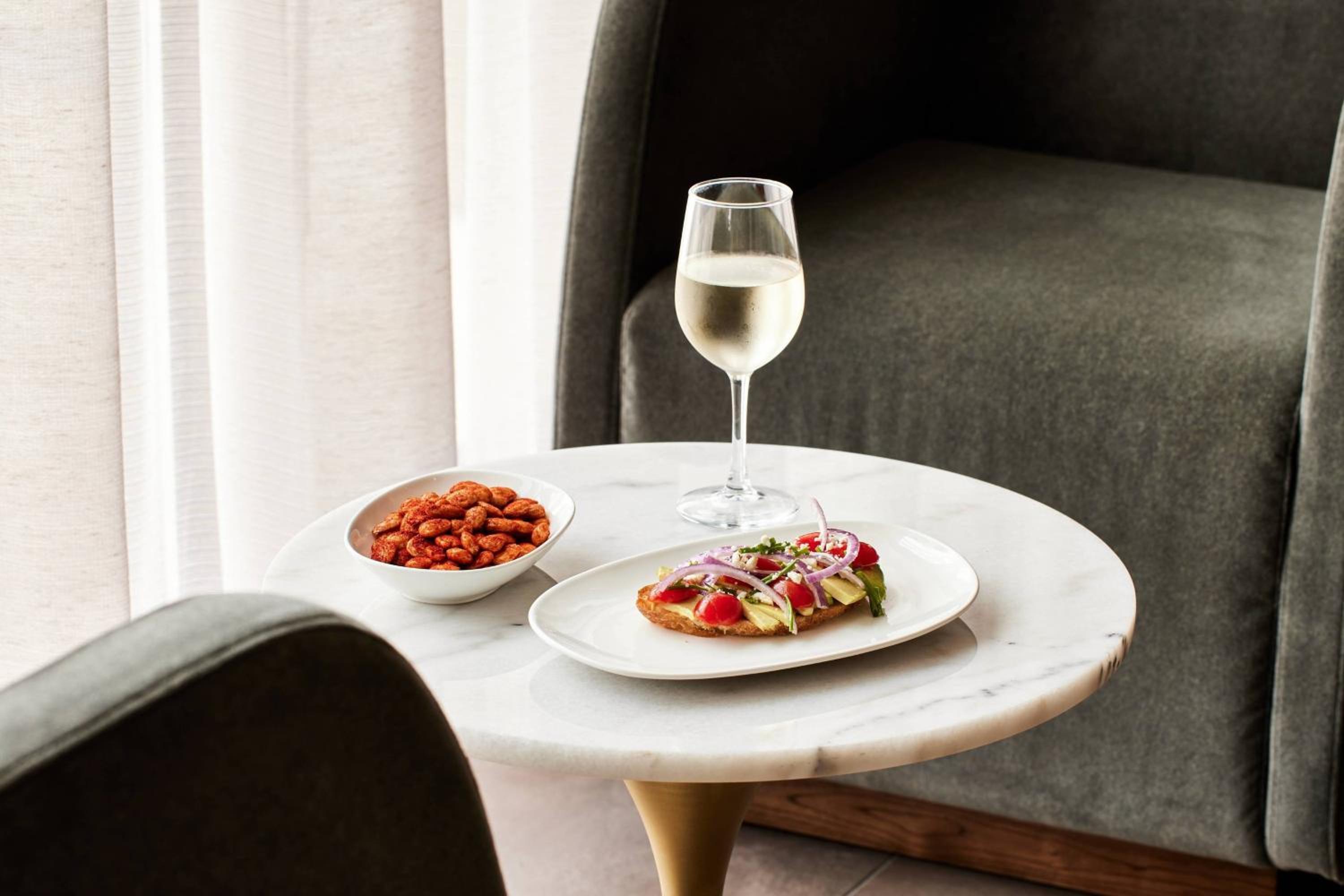 Columbus Vacations - AC Hotel by Marriott Columbus Downtown - Property Image 5