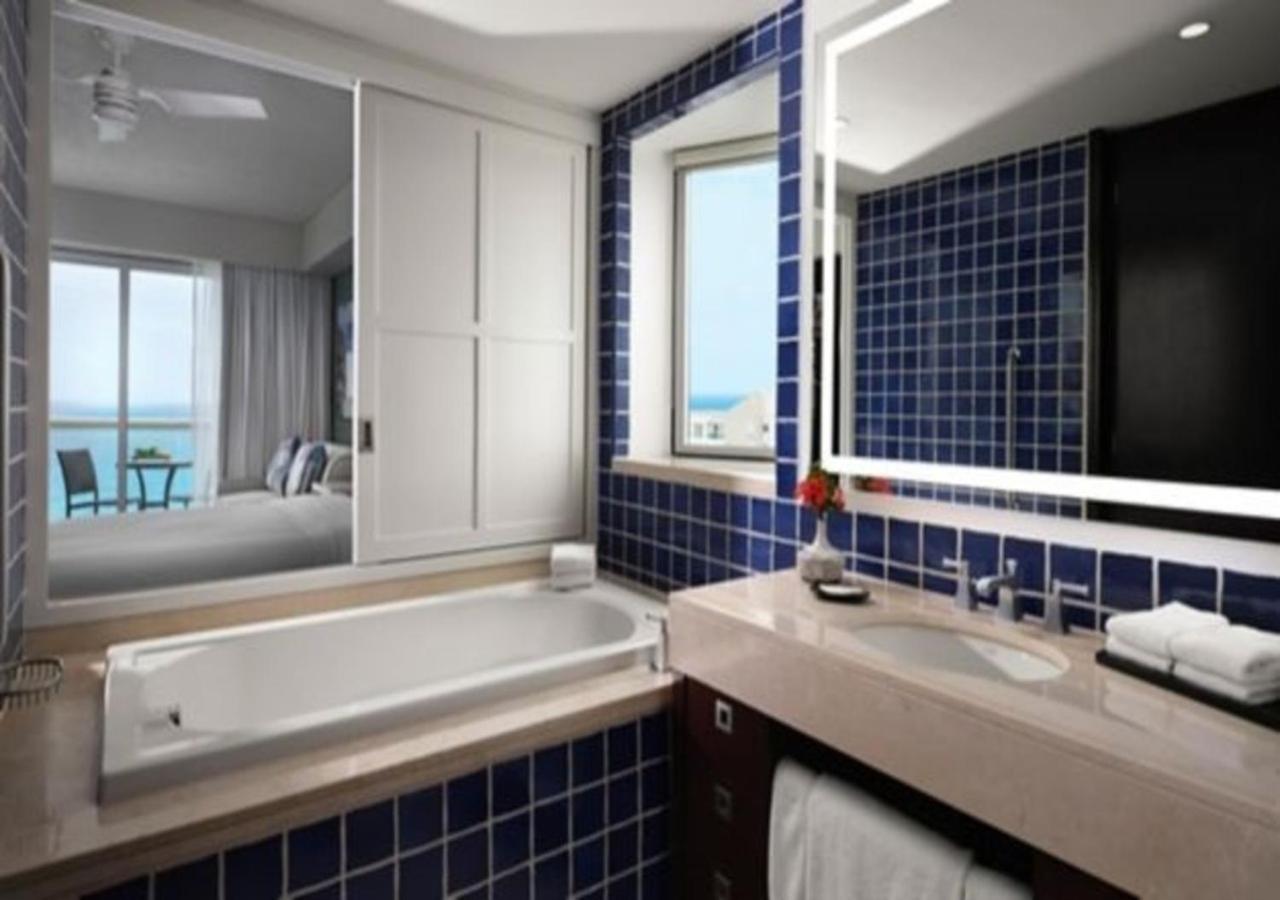 Enjoy the Cancun area with the family in this family friend 2BD resort condo with amenities