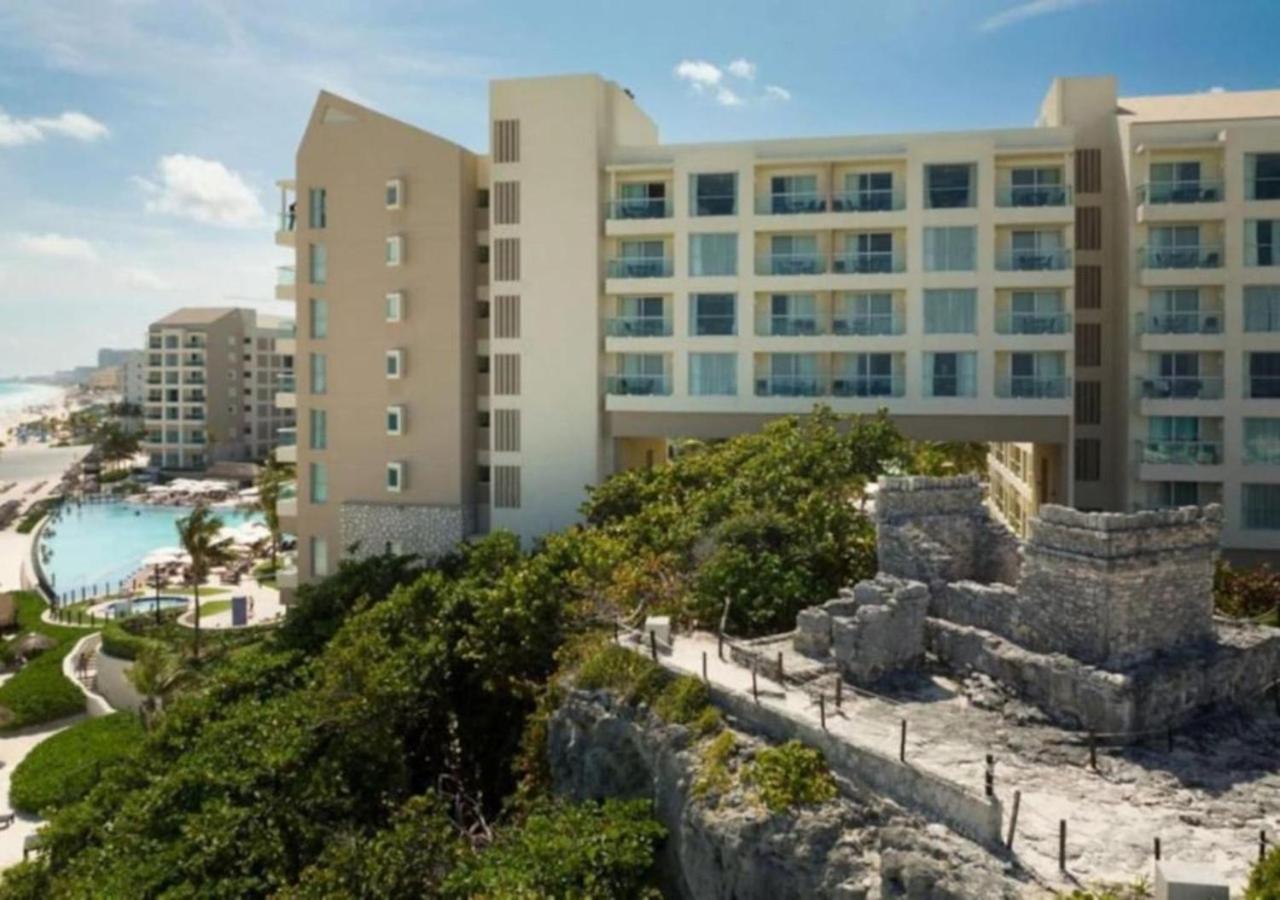 Enjoy the Cancun area with the family in this family friend 2BD resort condo with amenities