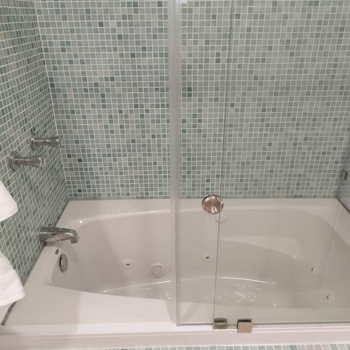 Casa-piscina-3Hab-Baño Privado-Wifi 50 Mbps-Tina