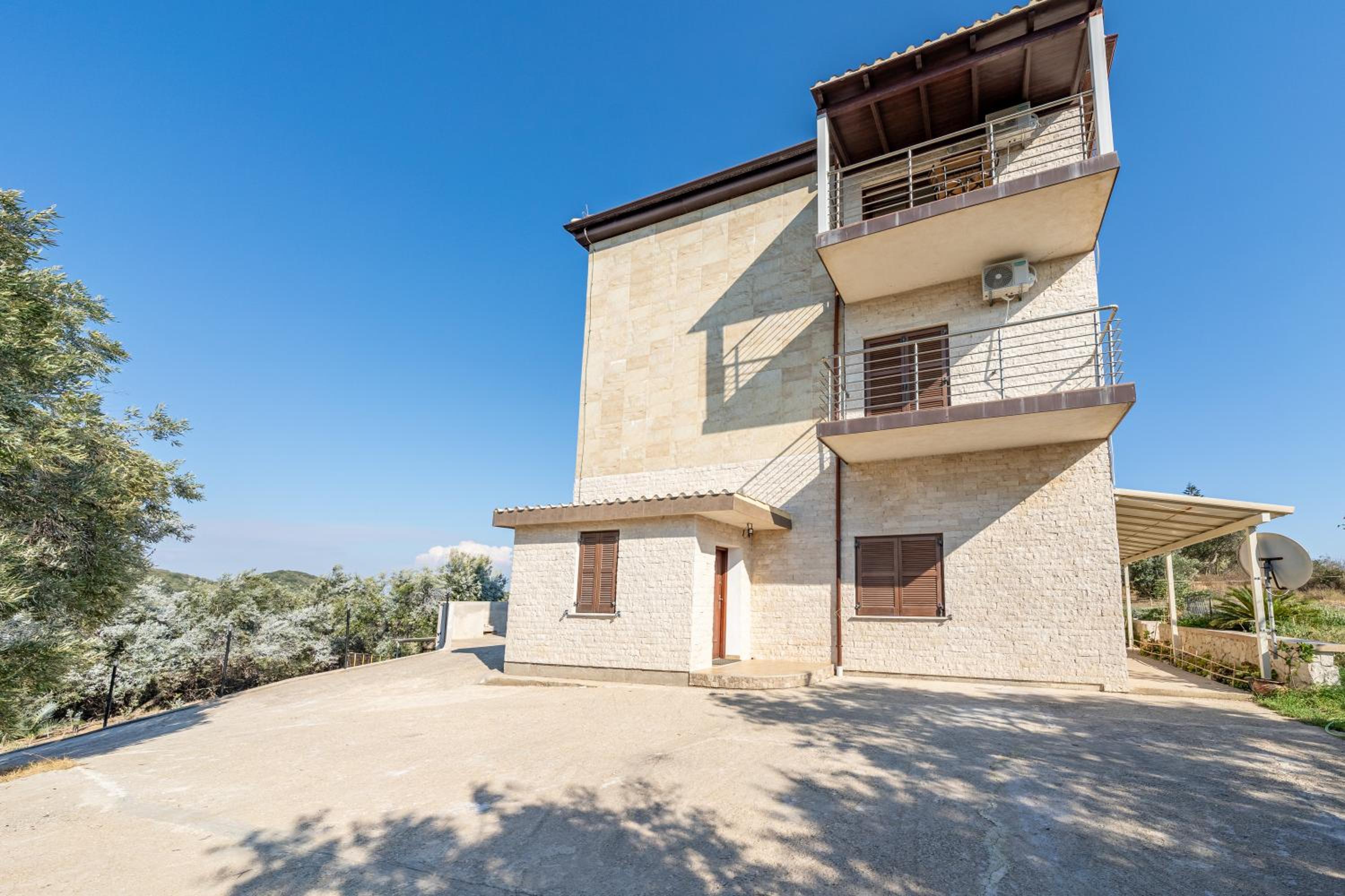 Melissa apartments
