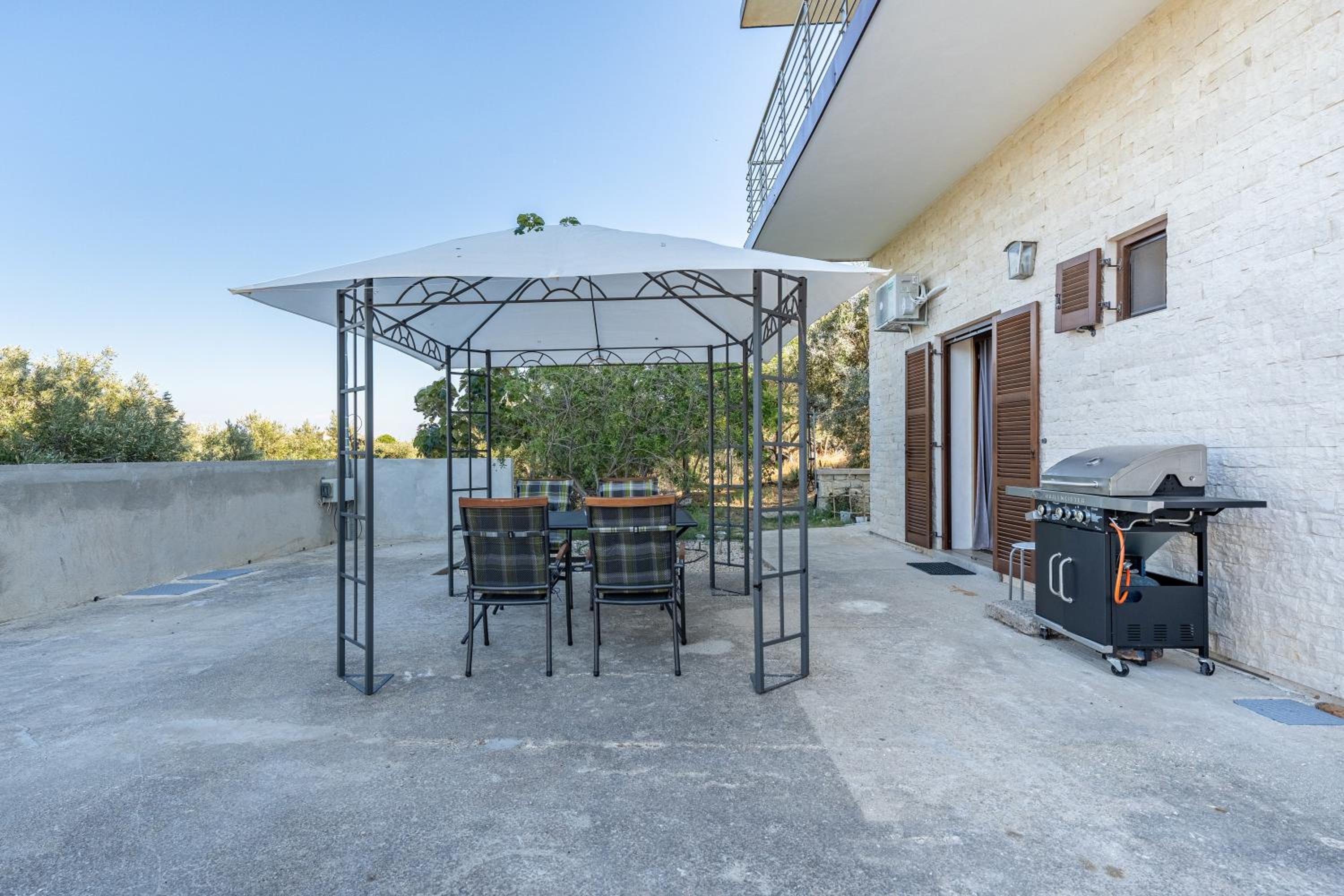 Melissa apartments