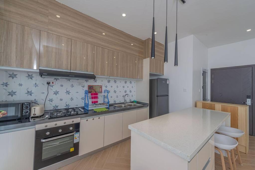 Magnificent 1Br Gem at Laurel view 3