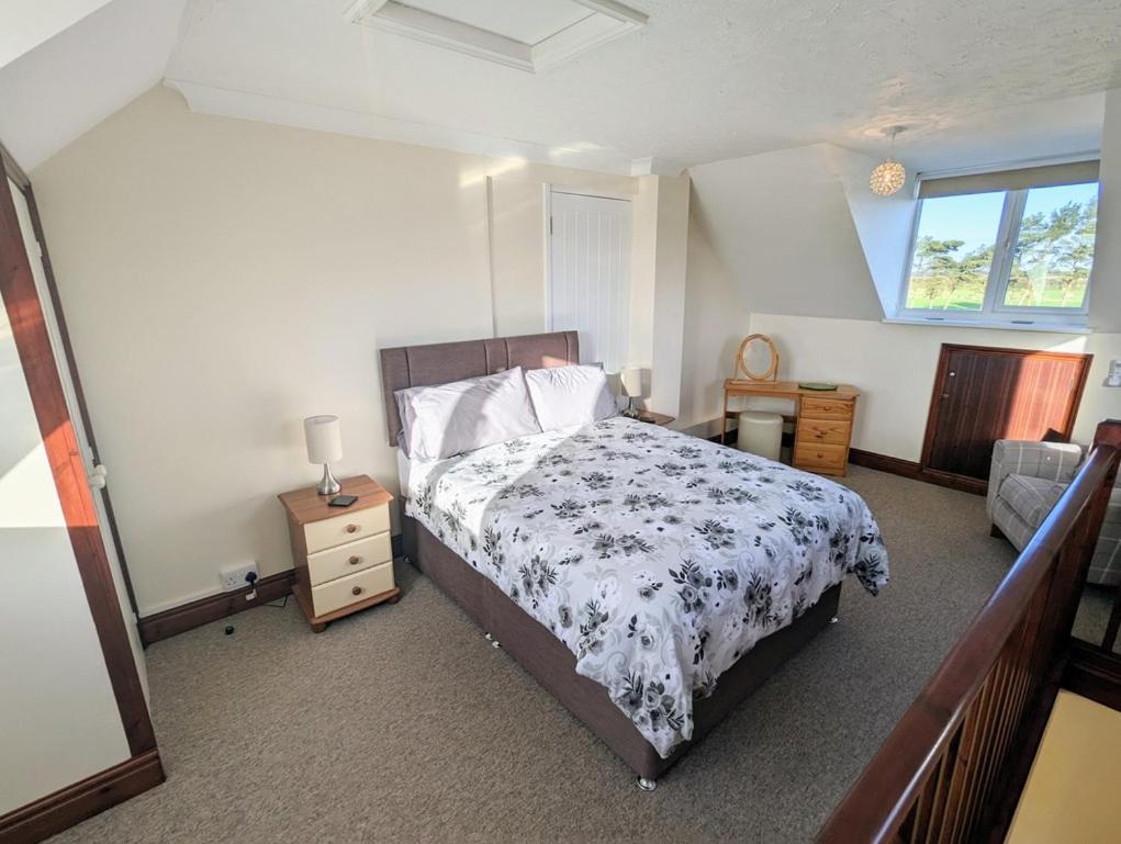 Newholme Cottage - Bird Watchers Paradise - Crabpot Cottages Hunstanton