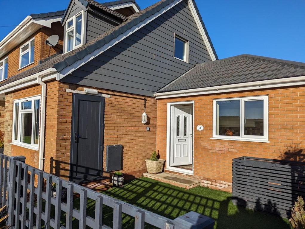 Newholme Cottage - Bird Watchers Paradise - Crabpot Cottages Hunstanton