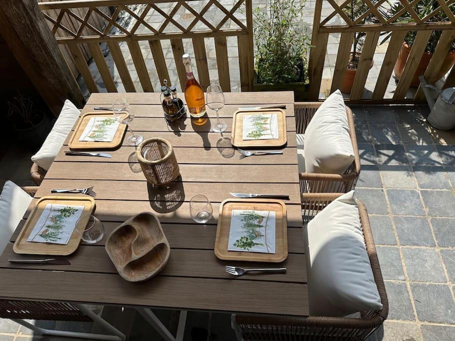Appartement lumineux et chaleureux avec piscine estivale