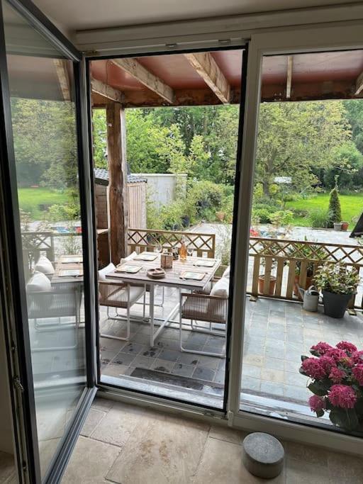 Appartement lumineux et chaleureux avec piscine estivale