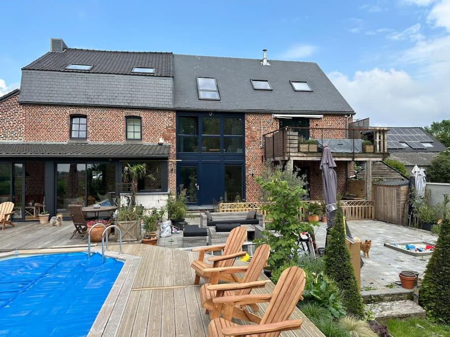 Appartement lumineux et chaleureux avec piscine estivale