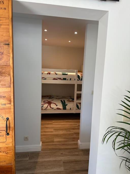 Appartement lumineux et chaleureux avec piscine estivale
