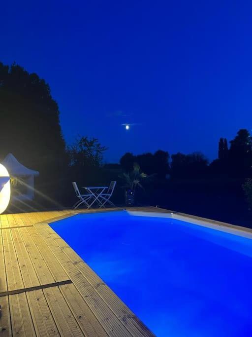 Appartement lumineux et chaleureux avec piscine estivale