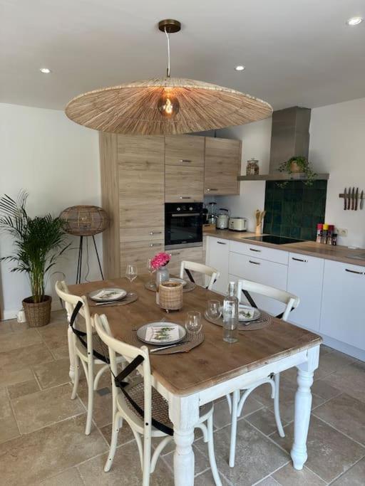 Appartement lumineux et chaleureux avec piscine estivale