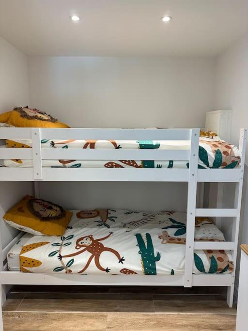 Appartement lumineux et chaleureux avec piscine estivale