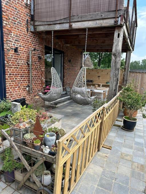 Appartement lumineux et chaleureux avec piscine estivale