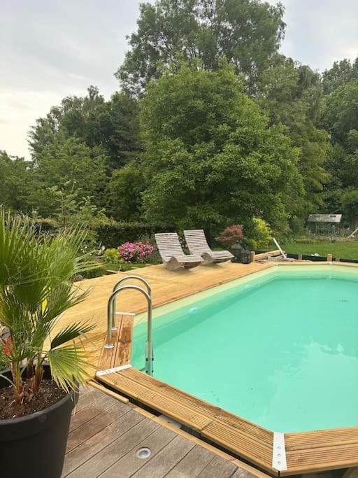 Appartement lumineux et chaleureux avec piscine estivale