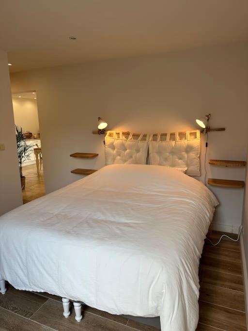 Appartement lumineux et chaleureux avec piscine estivale