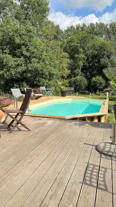 Appartement lumineux et chaleureux avec piscine estivale