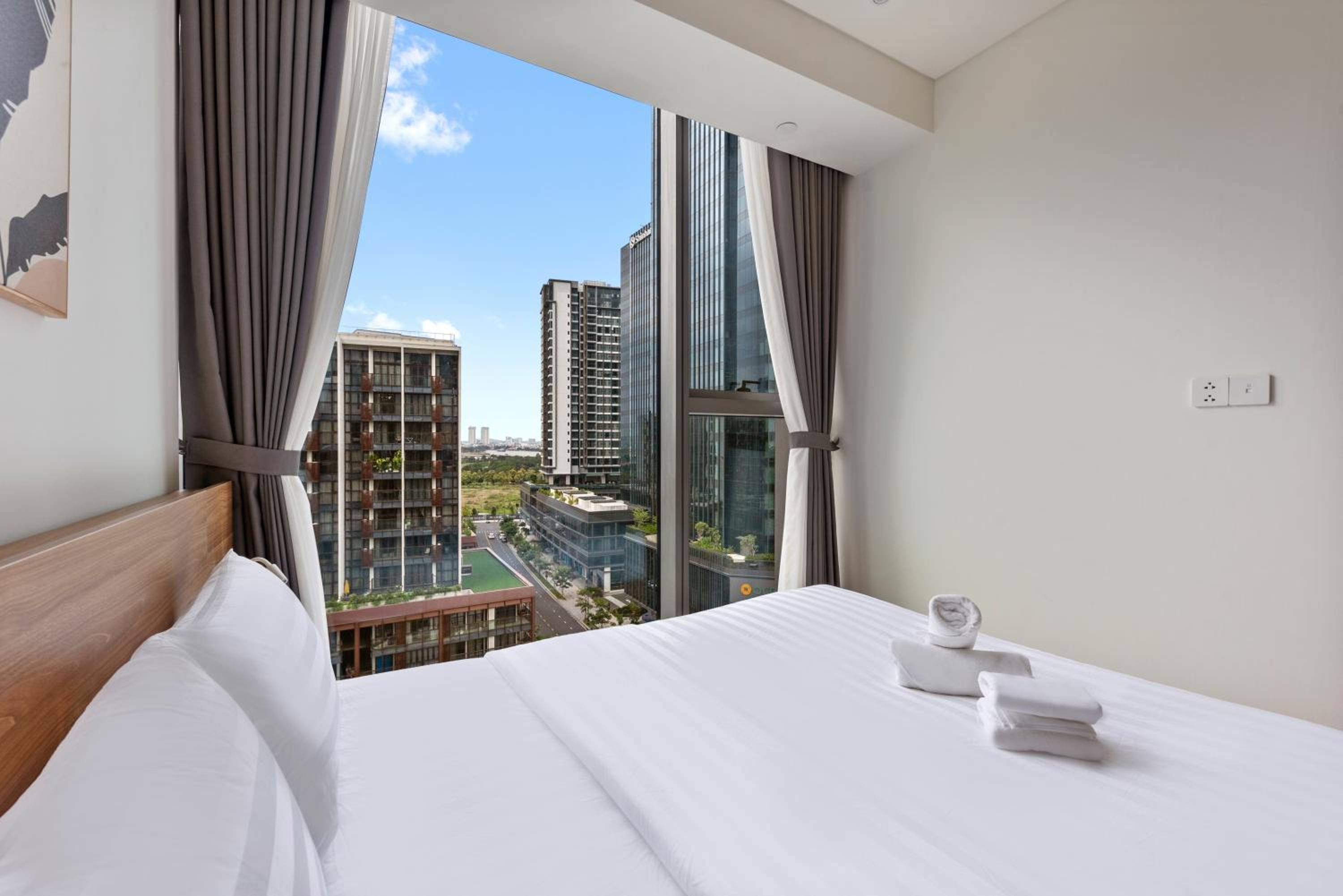 Smile Home - The Opera luxury - infinity pool