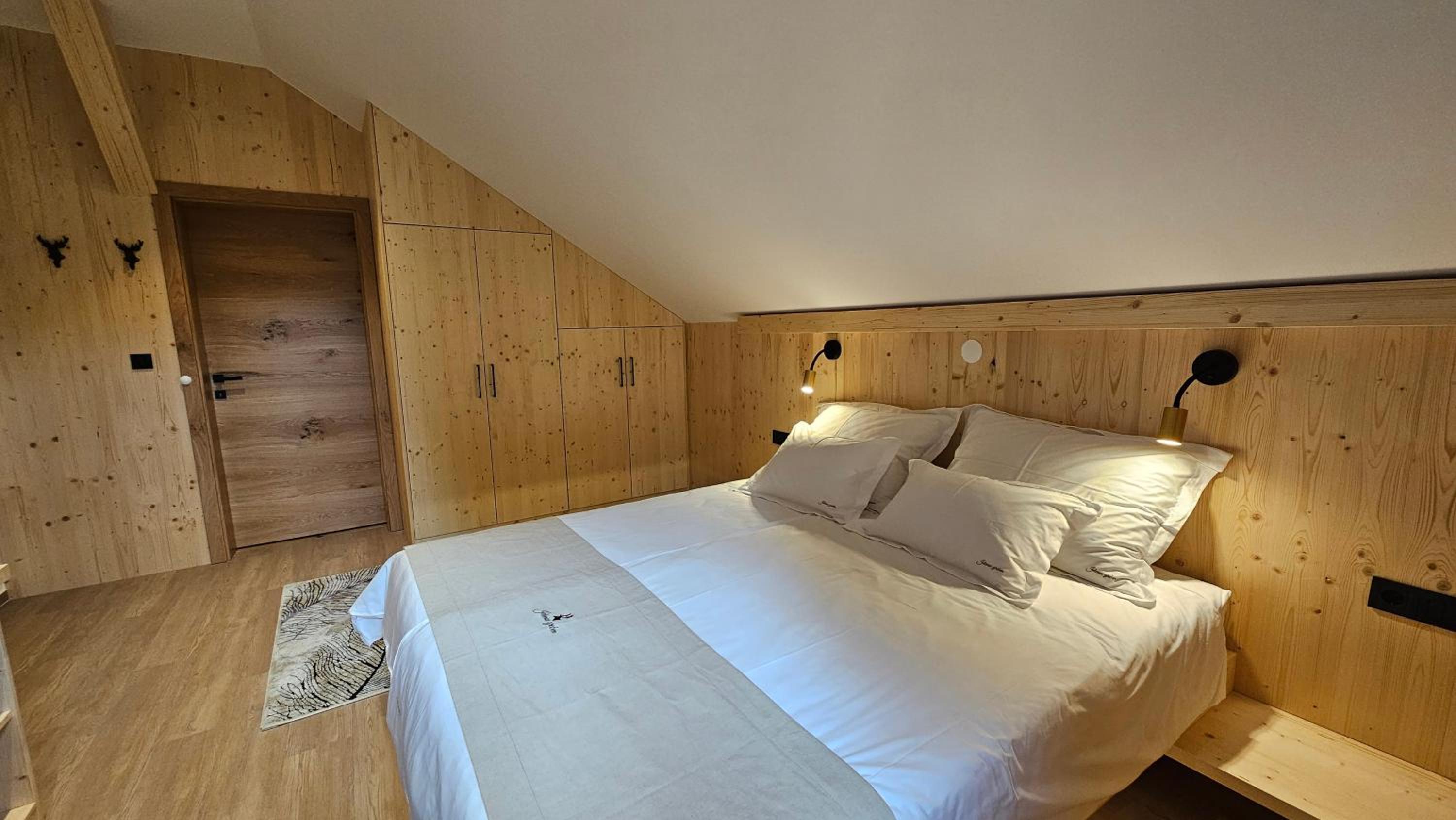 Sobe rooms JELEN JELENOV GREBEN