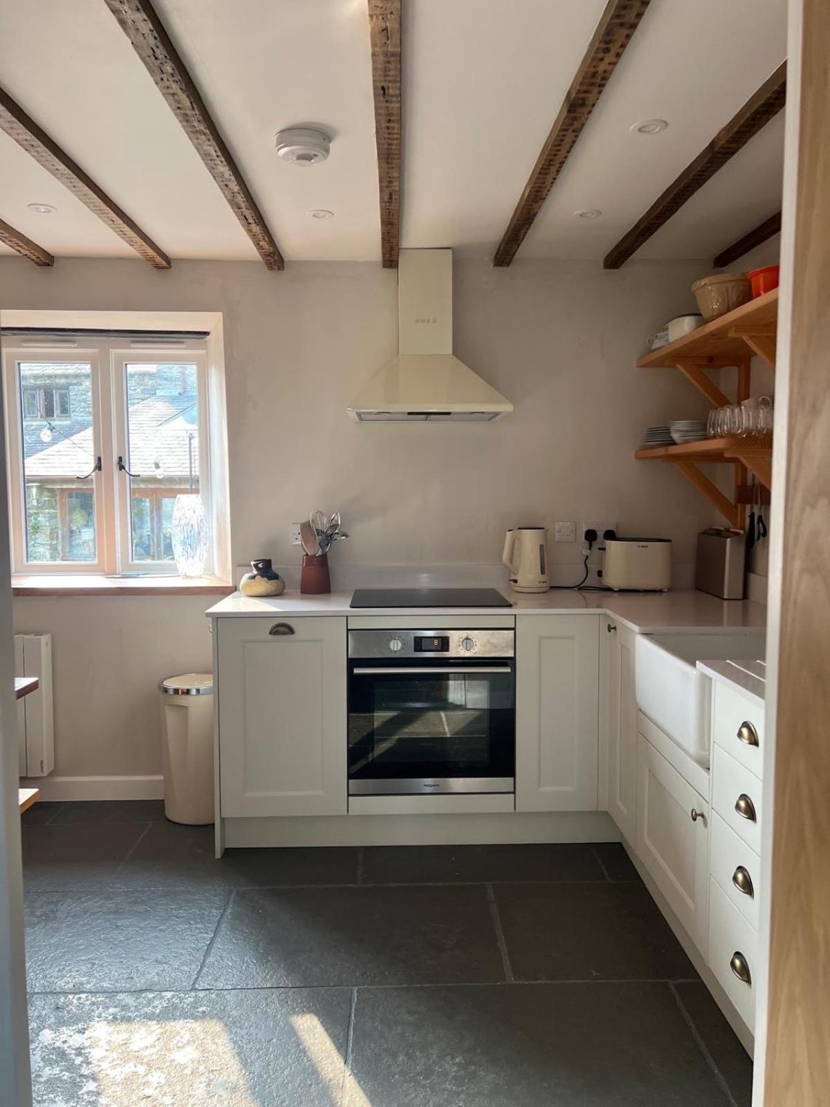 Beautiful coastal cottage in East Prawle view 5
