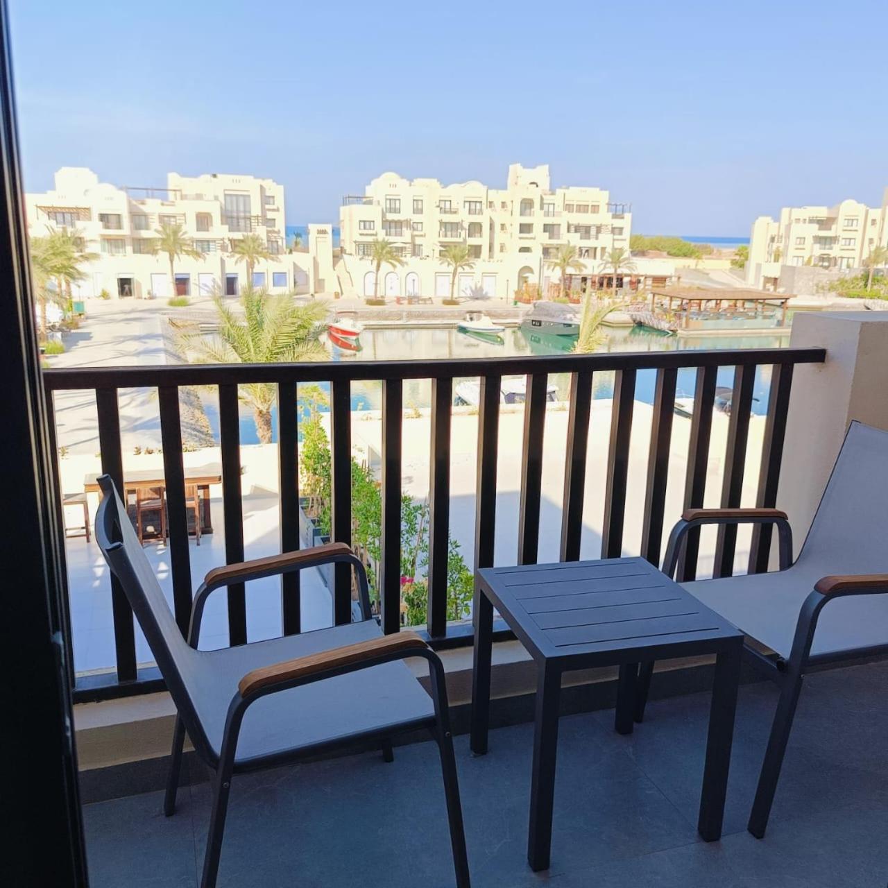 Nayah Stays, Luxurious bedroom in Fanadir Marina