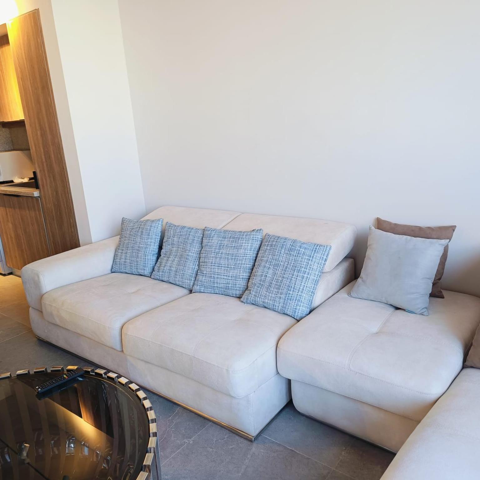 Nayah Stays, Luxurious bedroom in Fanadir Marina