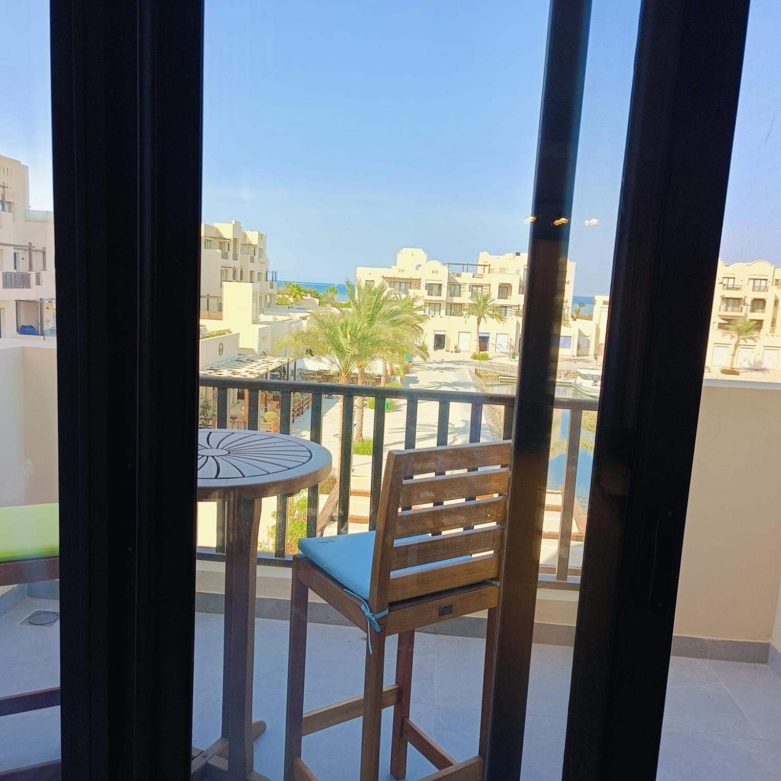 Nayah Stays, Luxurious bedroom in Fanadir Marina
