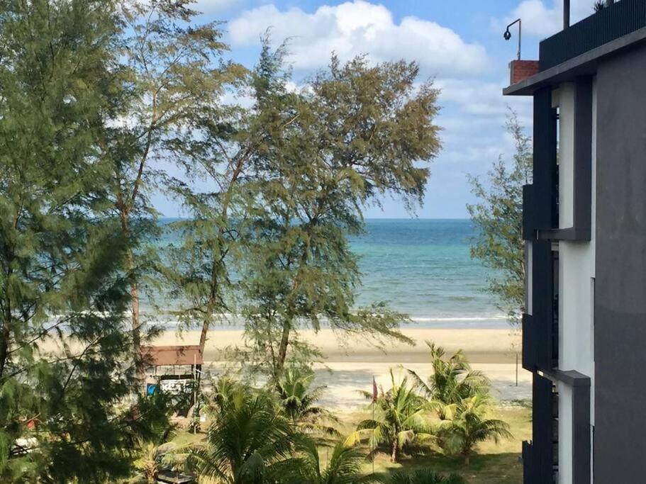 Kuantan Modern Seafront Family Staycation