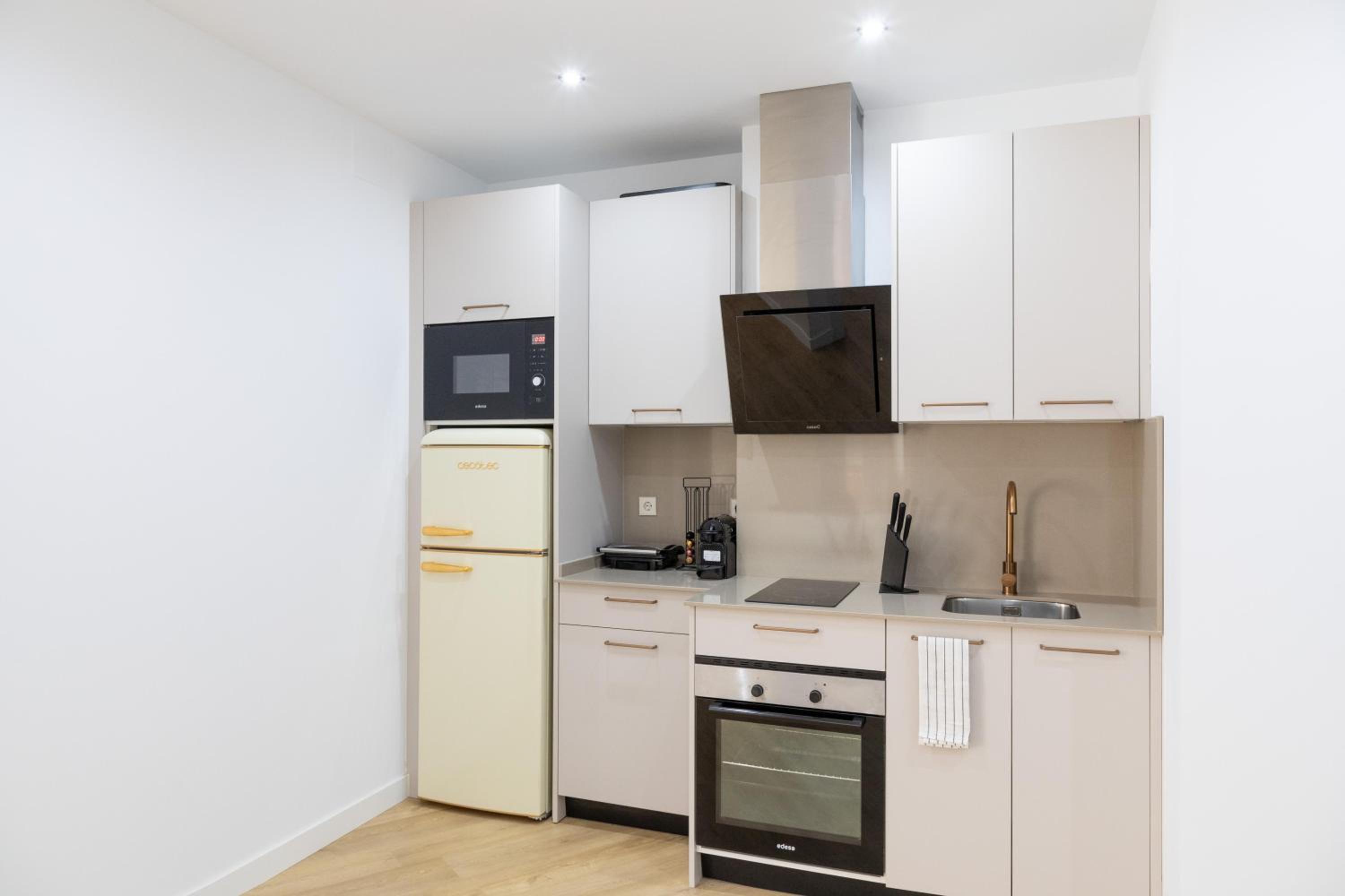 Apartamento moderno céntrico con AC y Luz natural