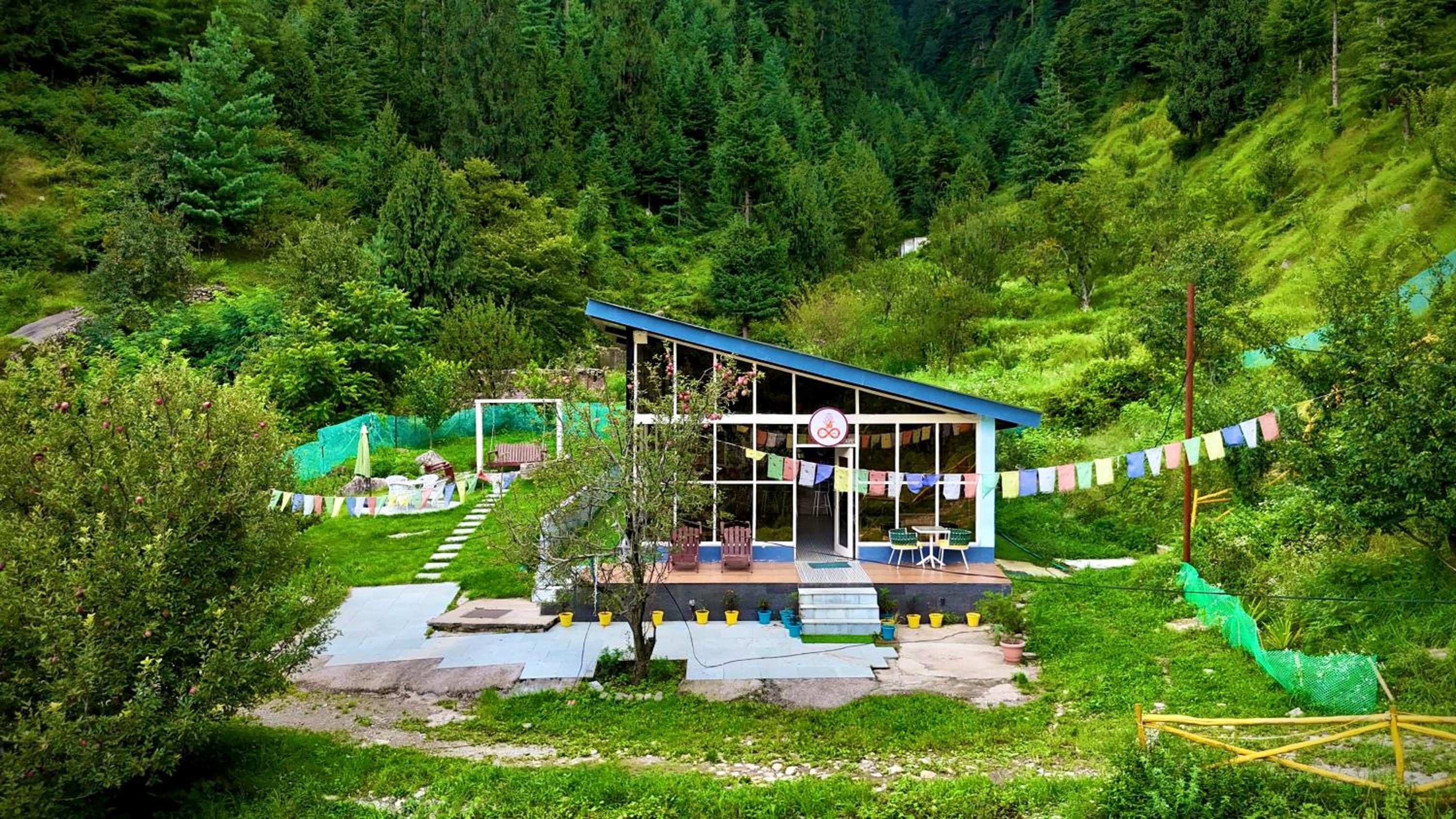 Glass Cabins by Urban Monk