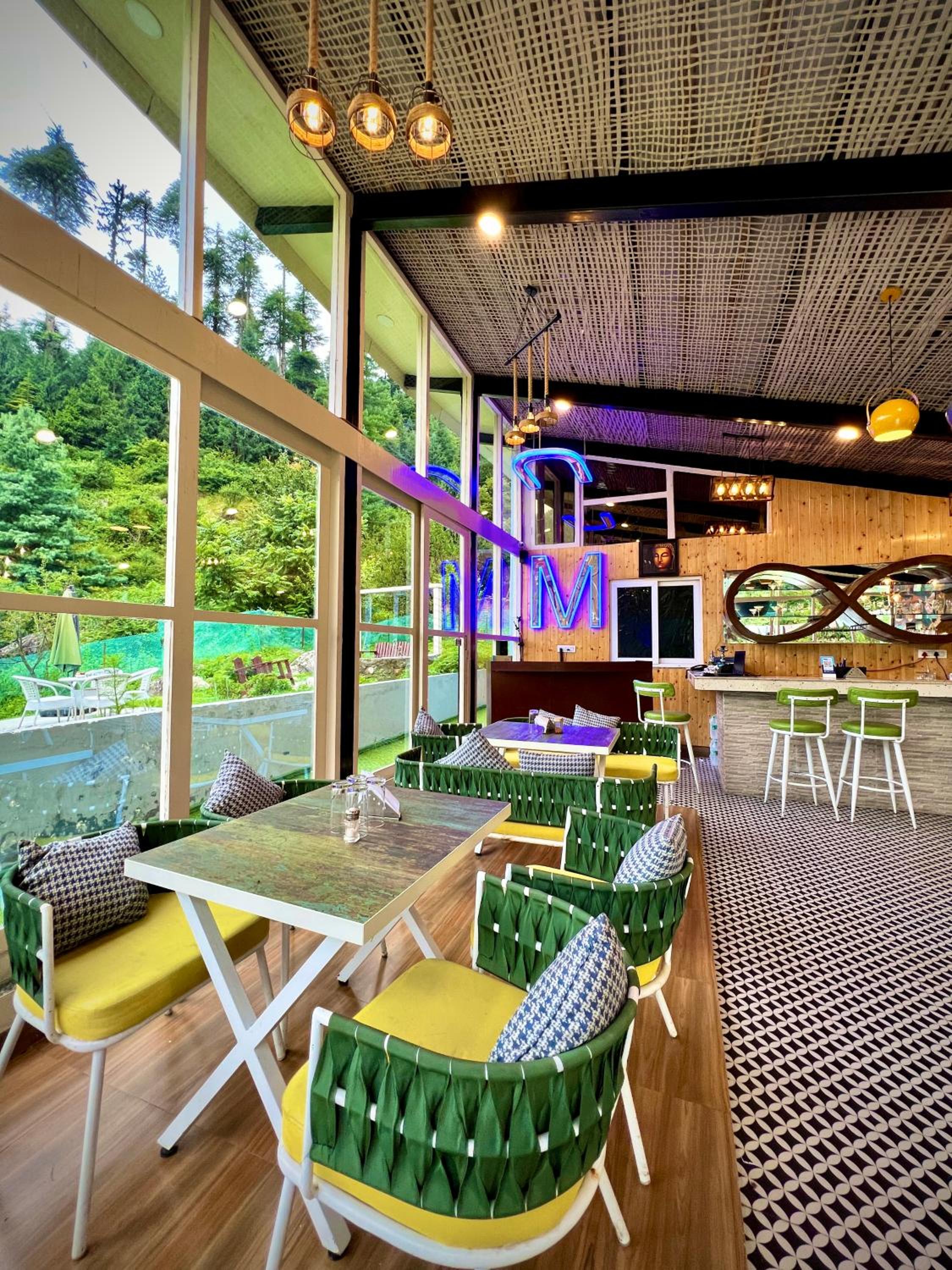 Glass Cabins by Urban Monk