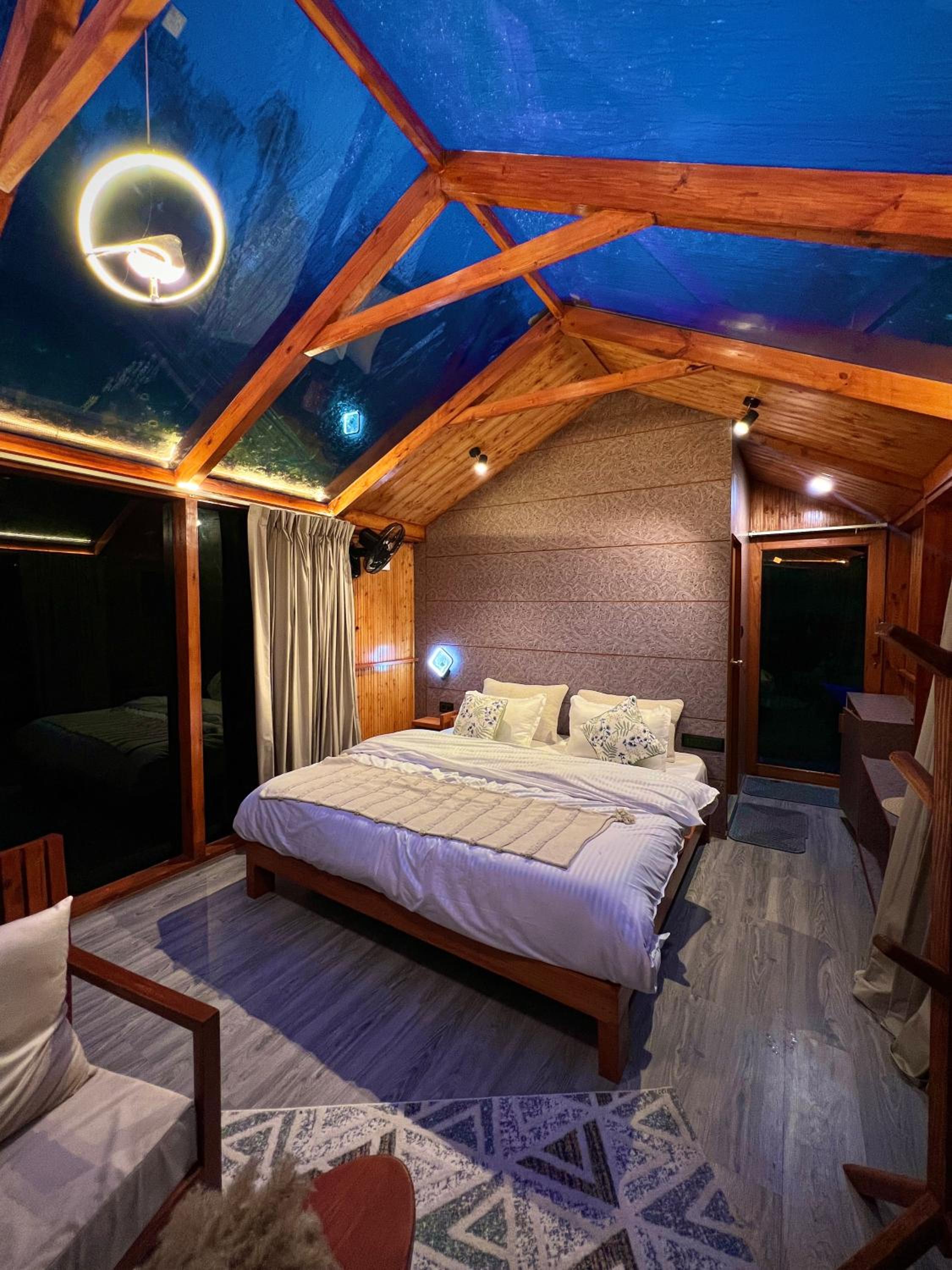 Glass Cabins by Urban Monk