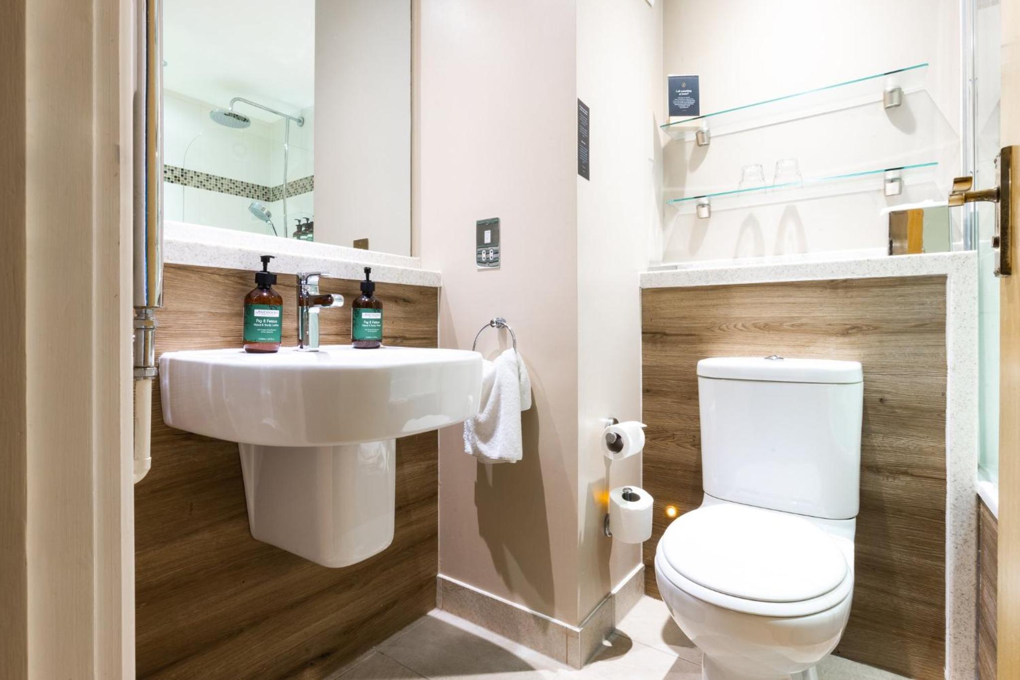 Oxford Vacations - voco Oxford Thames, an IHG Hotel - Property Image 181
