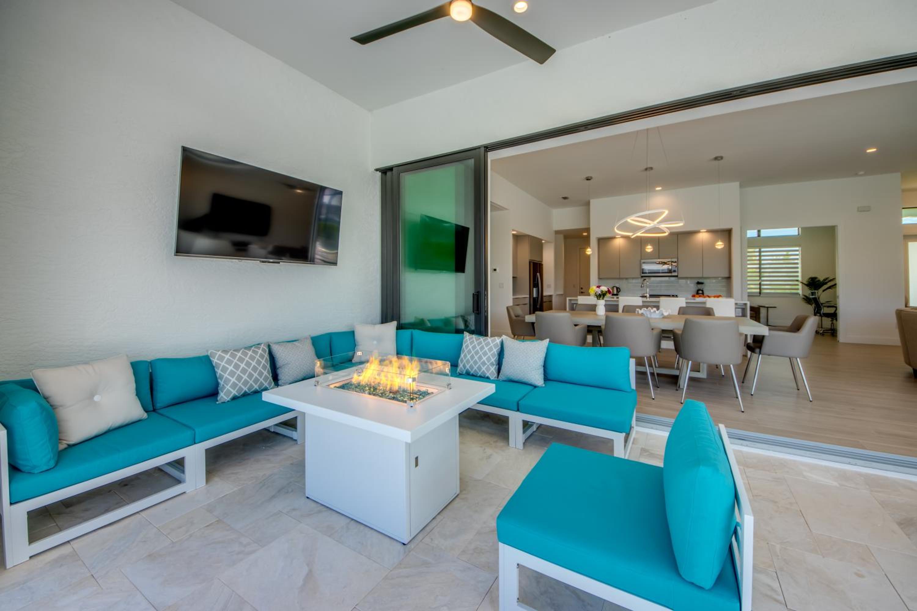 BRANDNEW Villa-PureSun at Canal intersection, heated saltwater pool and spa, facing south - Property Image 43