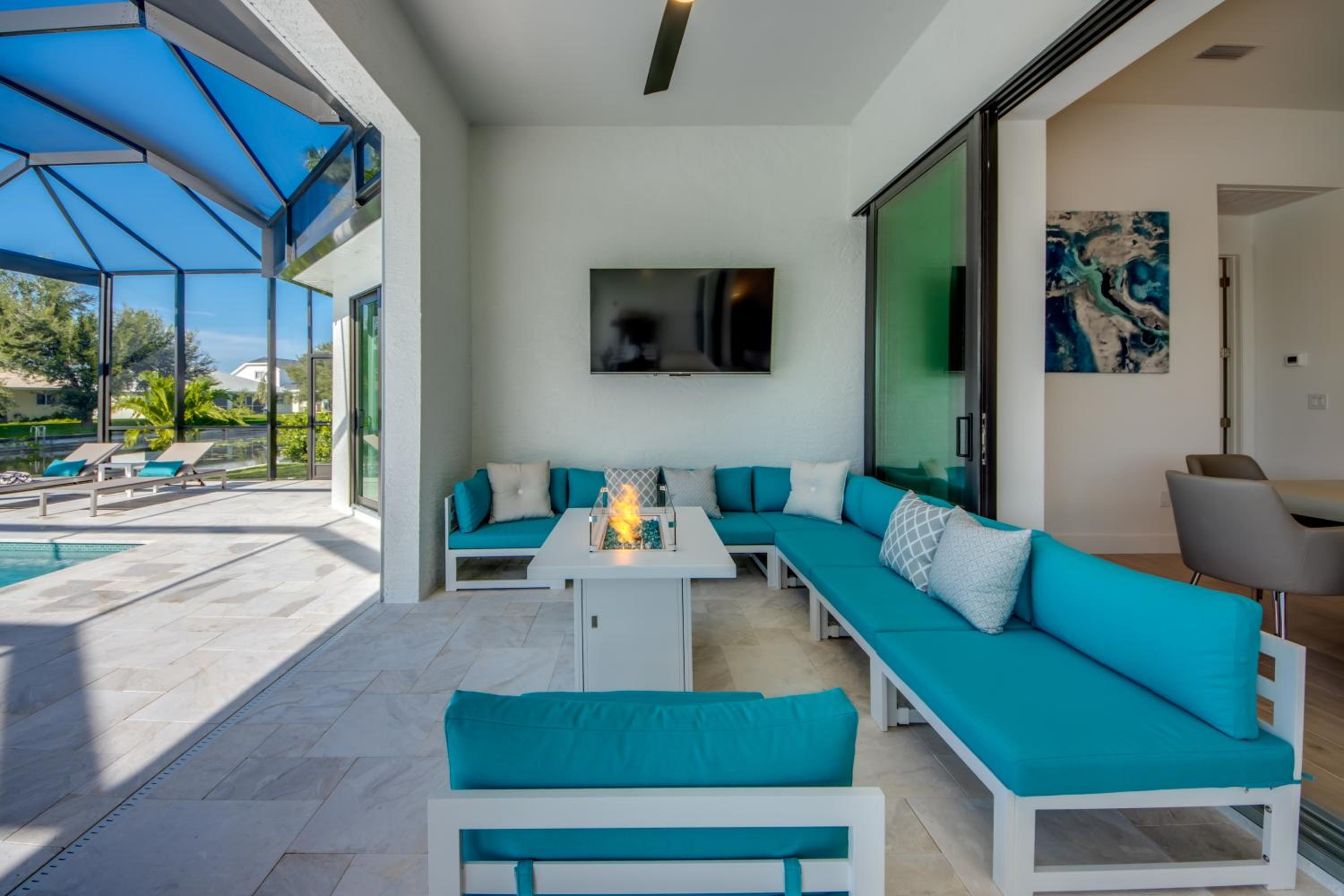 BRANDNEW Villa-PureSun at Canal intersection, heated saltwater pool and spa, facing south - Property Image 45