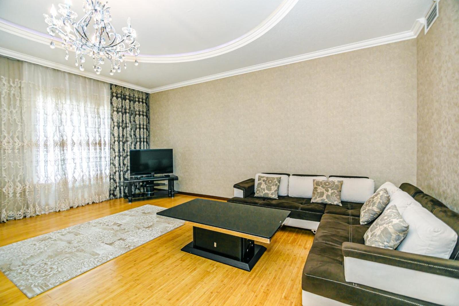 Nice House in Nizami street