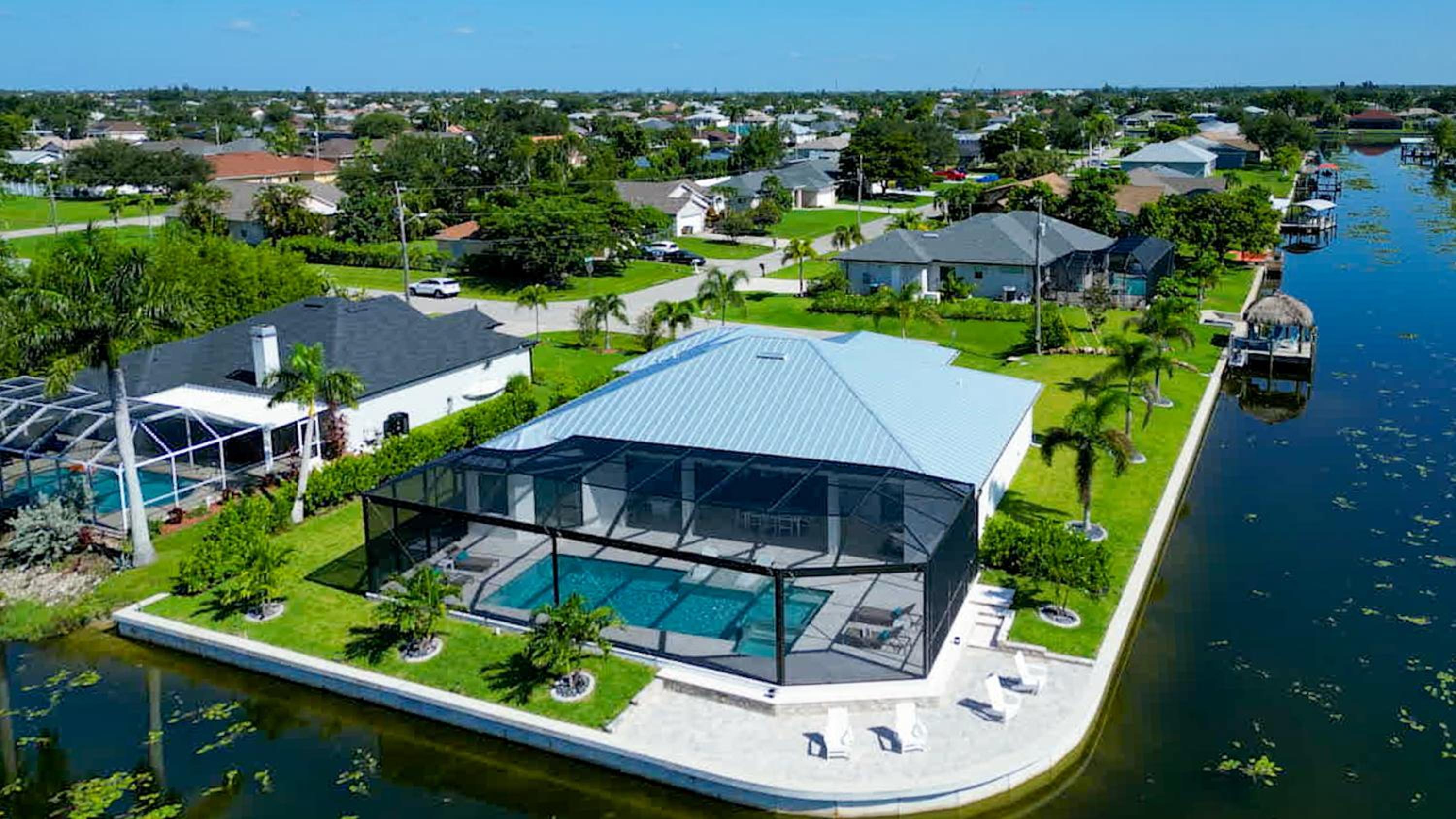 BRANDNEW Villa-PureSun at Canal intersection, heated saltwater pool and spa, facing south - Property Image 14