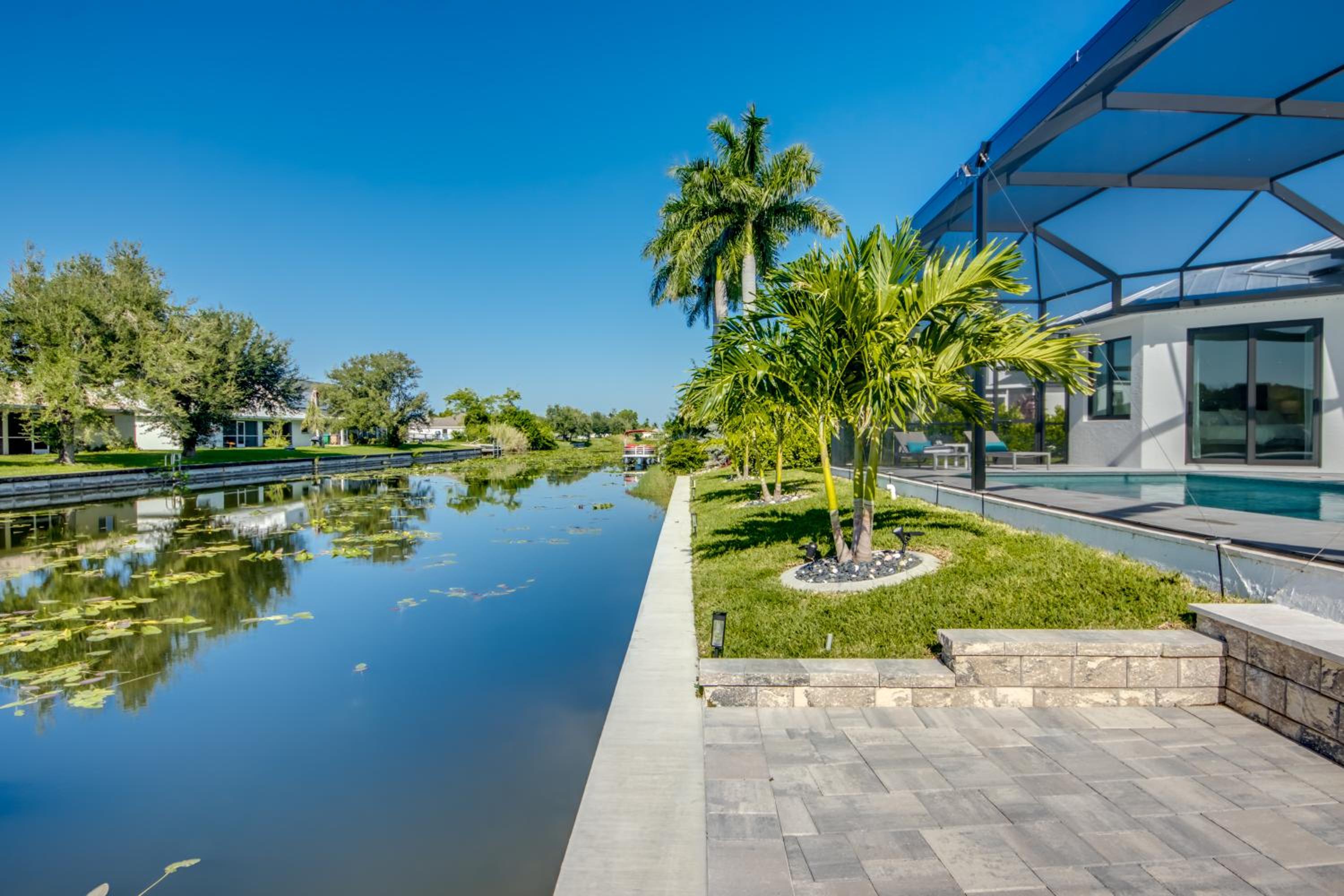 BRANDNEW Villa-PureSun at Canal intersection, heated saltwater pool and spa, facing south - Property Image 4
