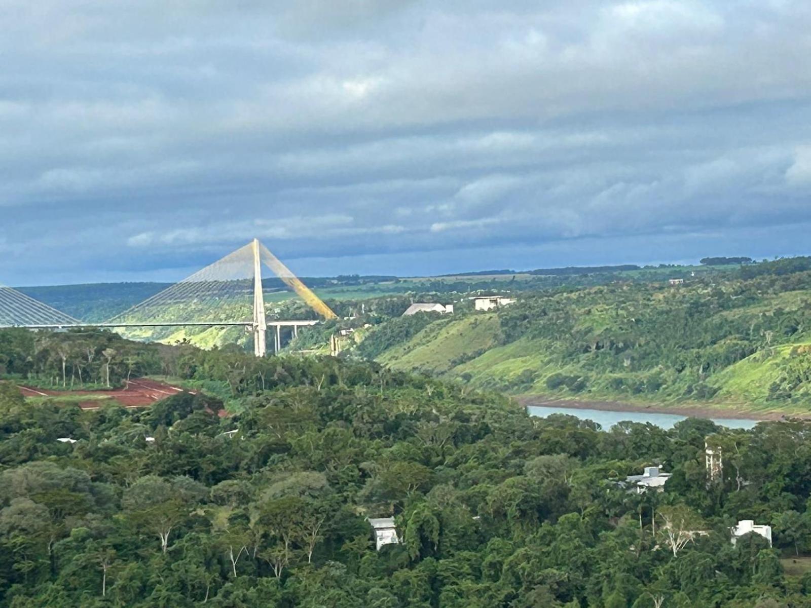 Grande apartamento no centro de Foz do Iguaçu
