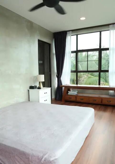 U House Exclusive Retreat in Alor Gajah
