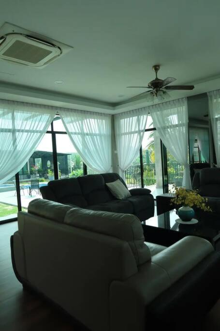 U House Exclusive Retreat in Alor Gajah