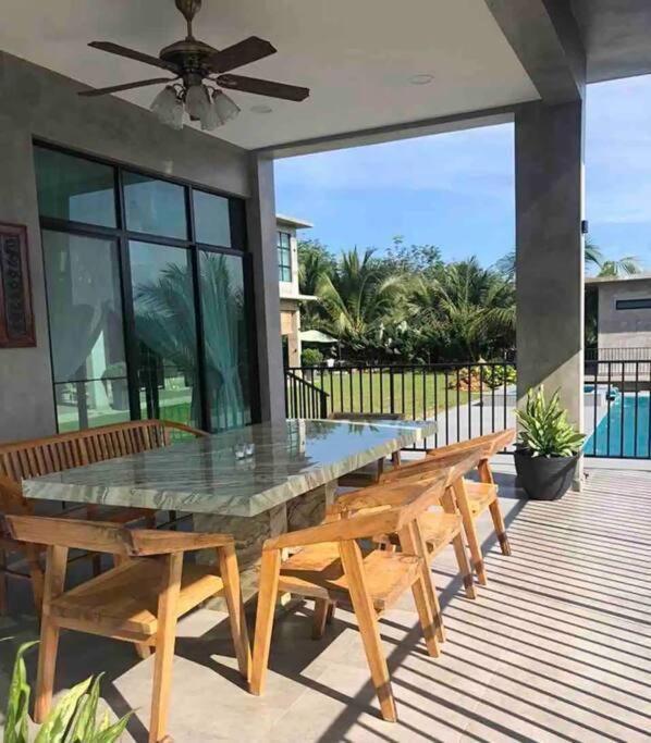 U House Exclusive Retreat in Alor Gajah