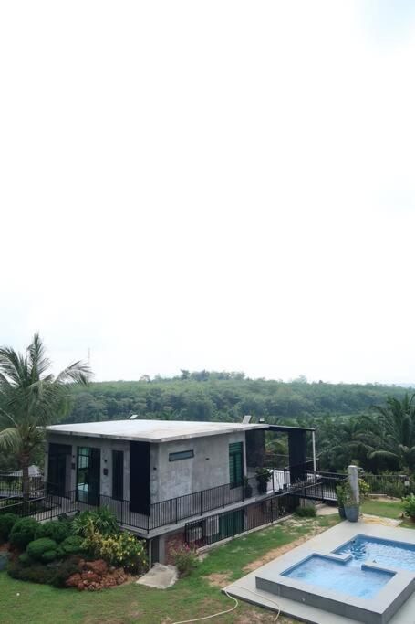 U House Exclusive Retreat in Alor Gajah