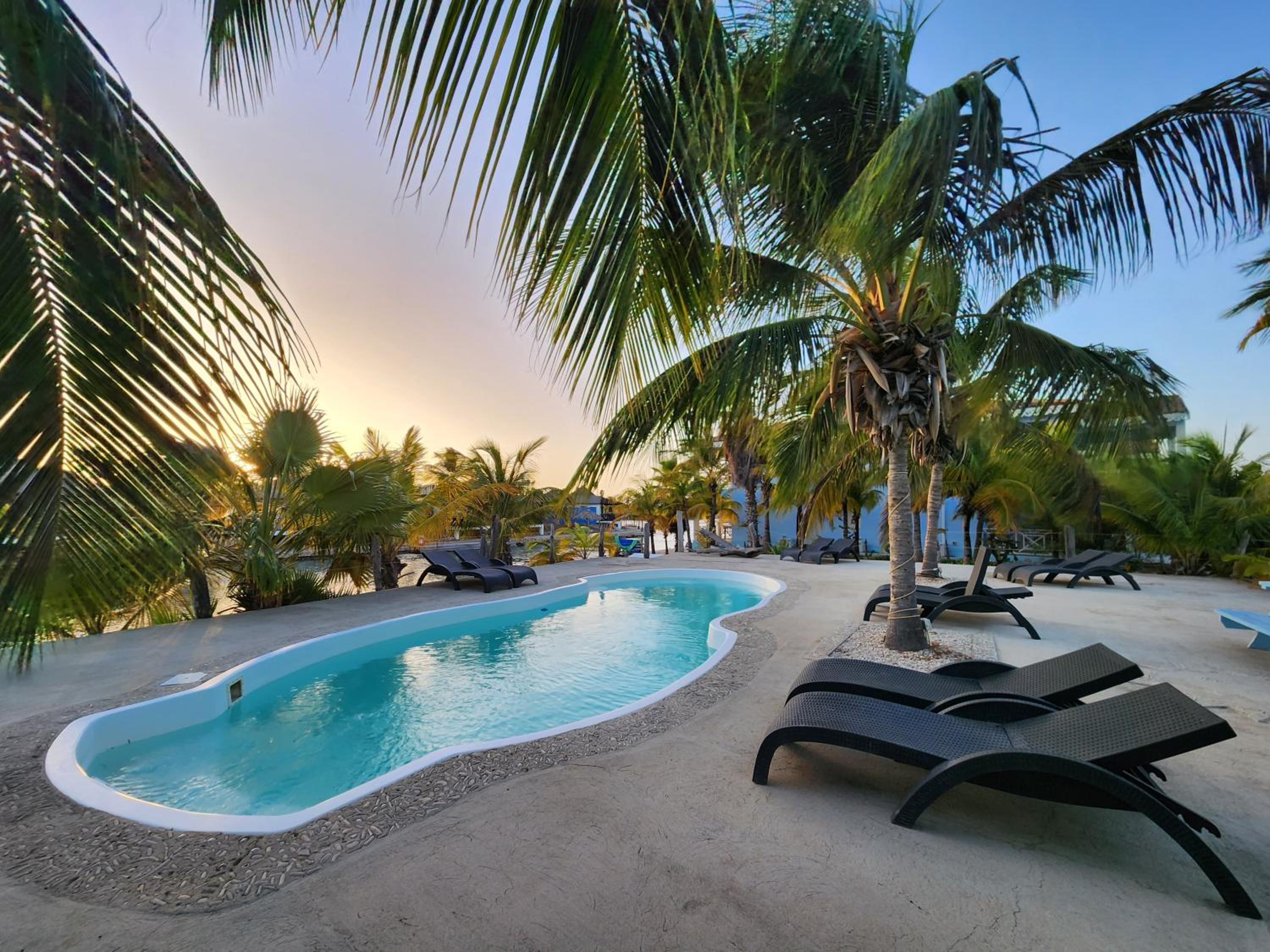 Beautiful condo // water view