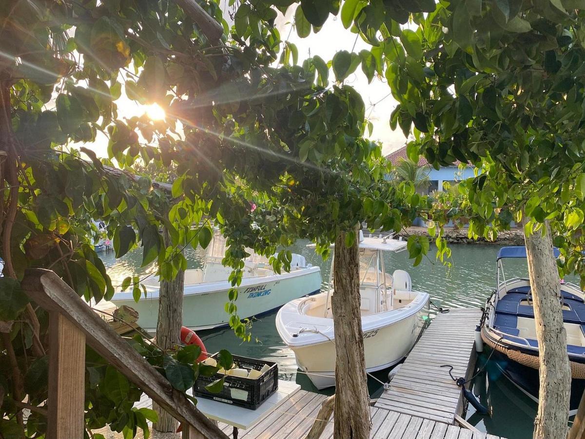 Beautiful condo // water view