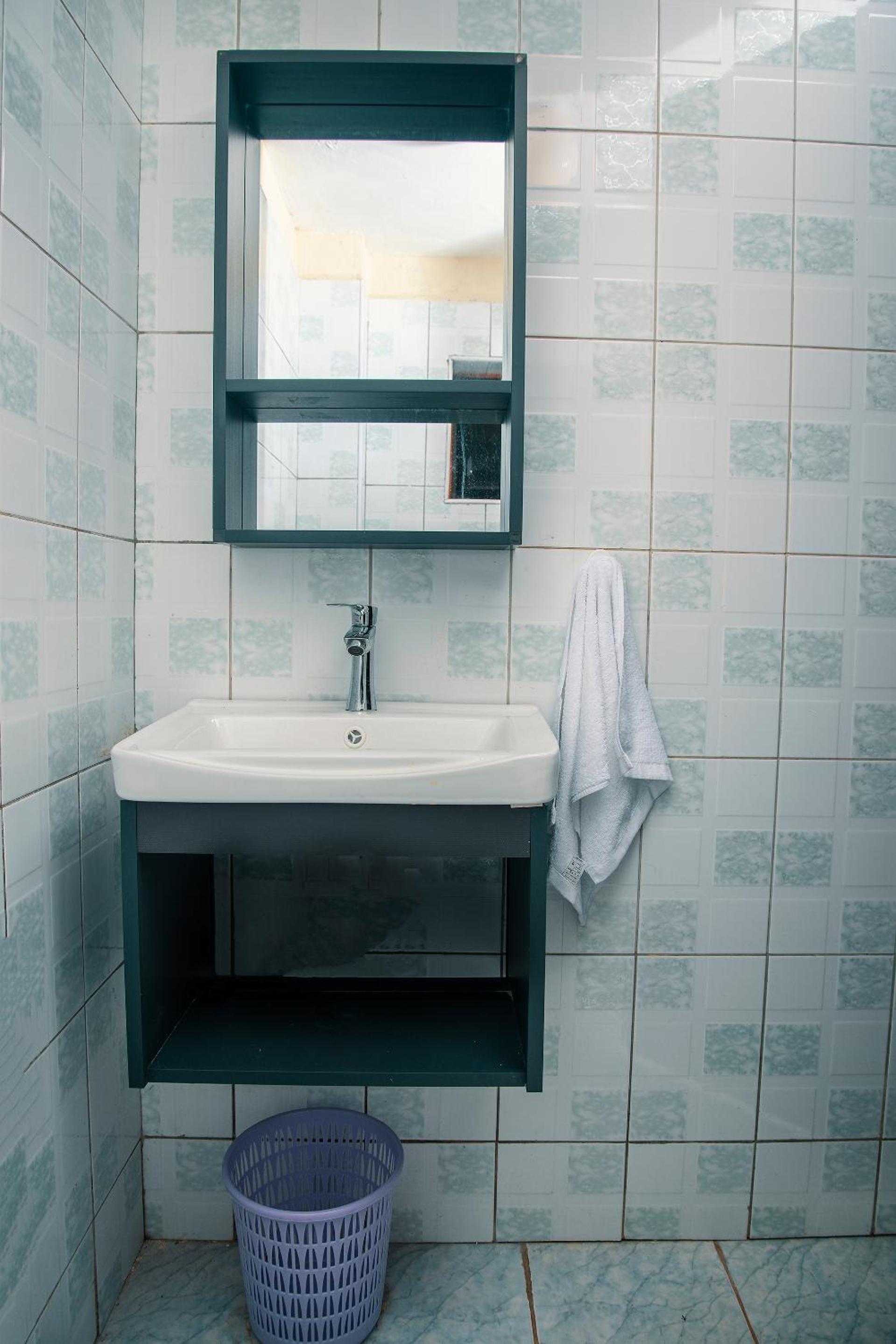 Private, spacious studio apartment view 5