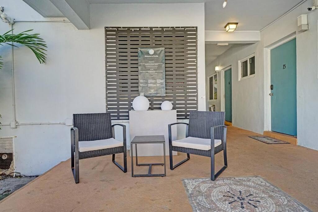 Hollywood Beach Vacation Spot, Pool, Beachwalk view 4