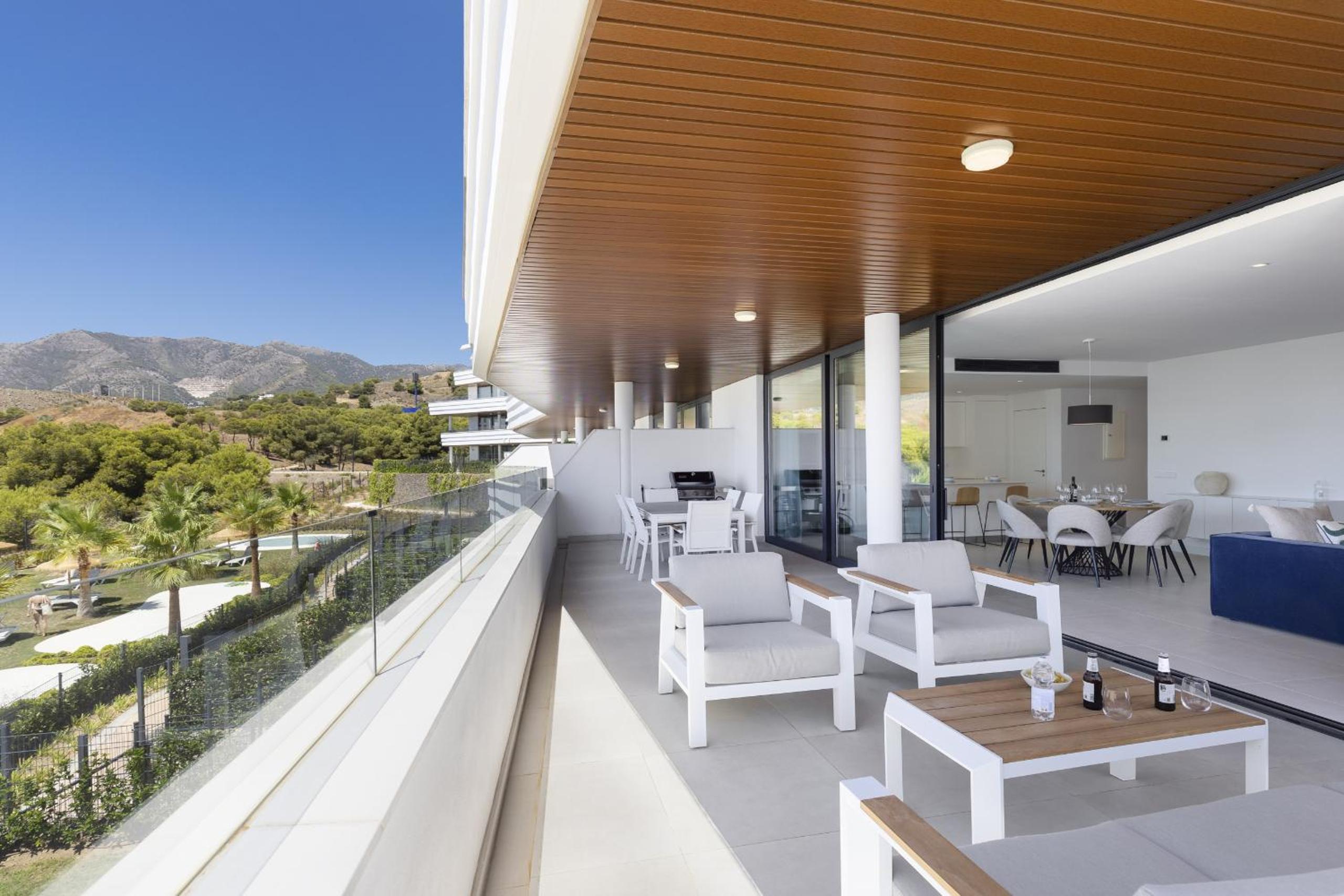 Hotel Exclusive 3-bedroom Apartment in Higueron - Image 1