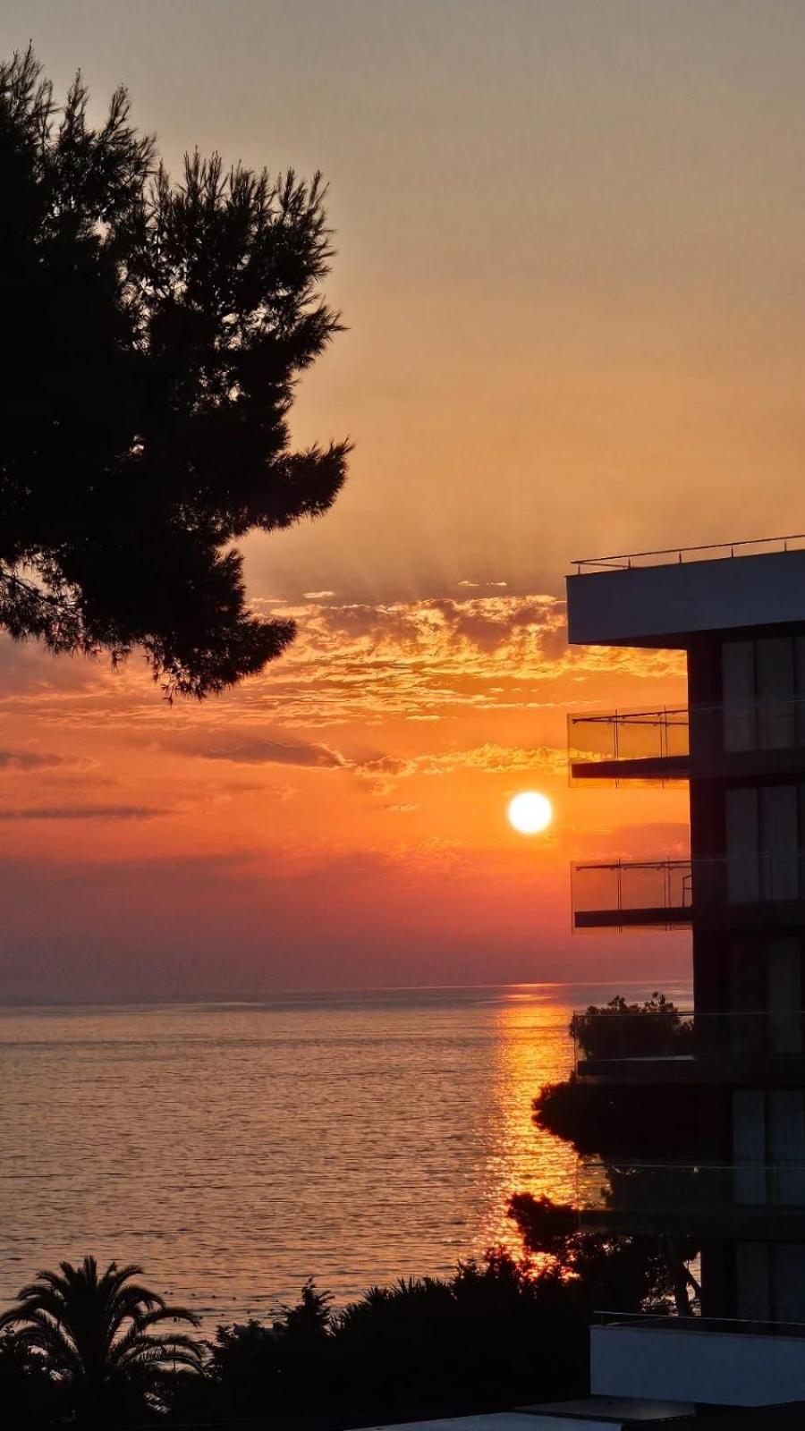 Blue Horizon Apartment