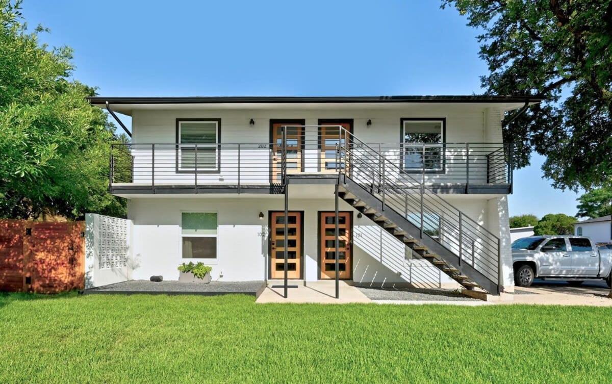 Zilker Bungalow Pet Friendly