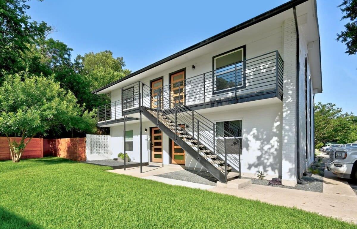 Zilker Bungalow Pet Friendly
